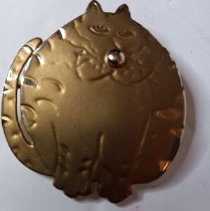 Gold Tone Cat Brooch